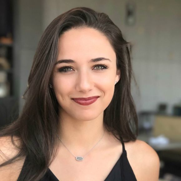Meet your Posher, Nicole - Picture 1 of 1